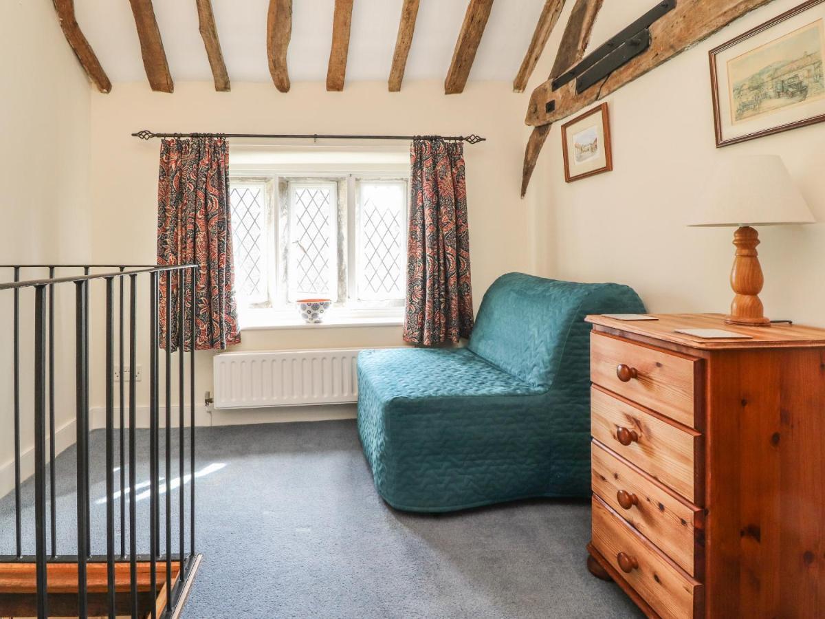 Beehive Cottage Bentham Экстерьер фото