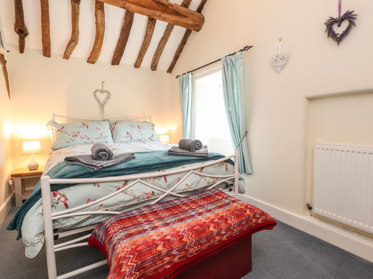 Beehive Cottage Bentham Экстерьер фото